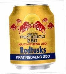 Nhãn hiệu Redtusks KRATINGDAENG 250 250 [krueng Duem:đồ uống; Krating Daeng: con bò màu đỏ]  của CÔNG TY CỔ PHẦN THỰC PHẨM VÀ NƯỚC GIẢI KHÁT NAM VIỆT, số đơn 4-2023-06580
